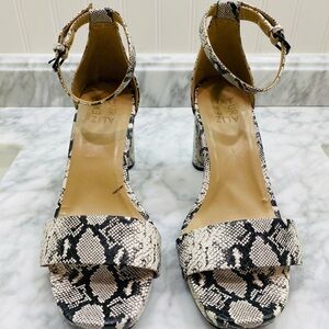 Naturalizer Black and Cream Snakeskin Heels Size 9